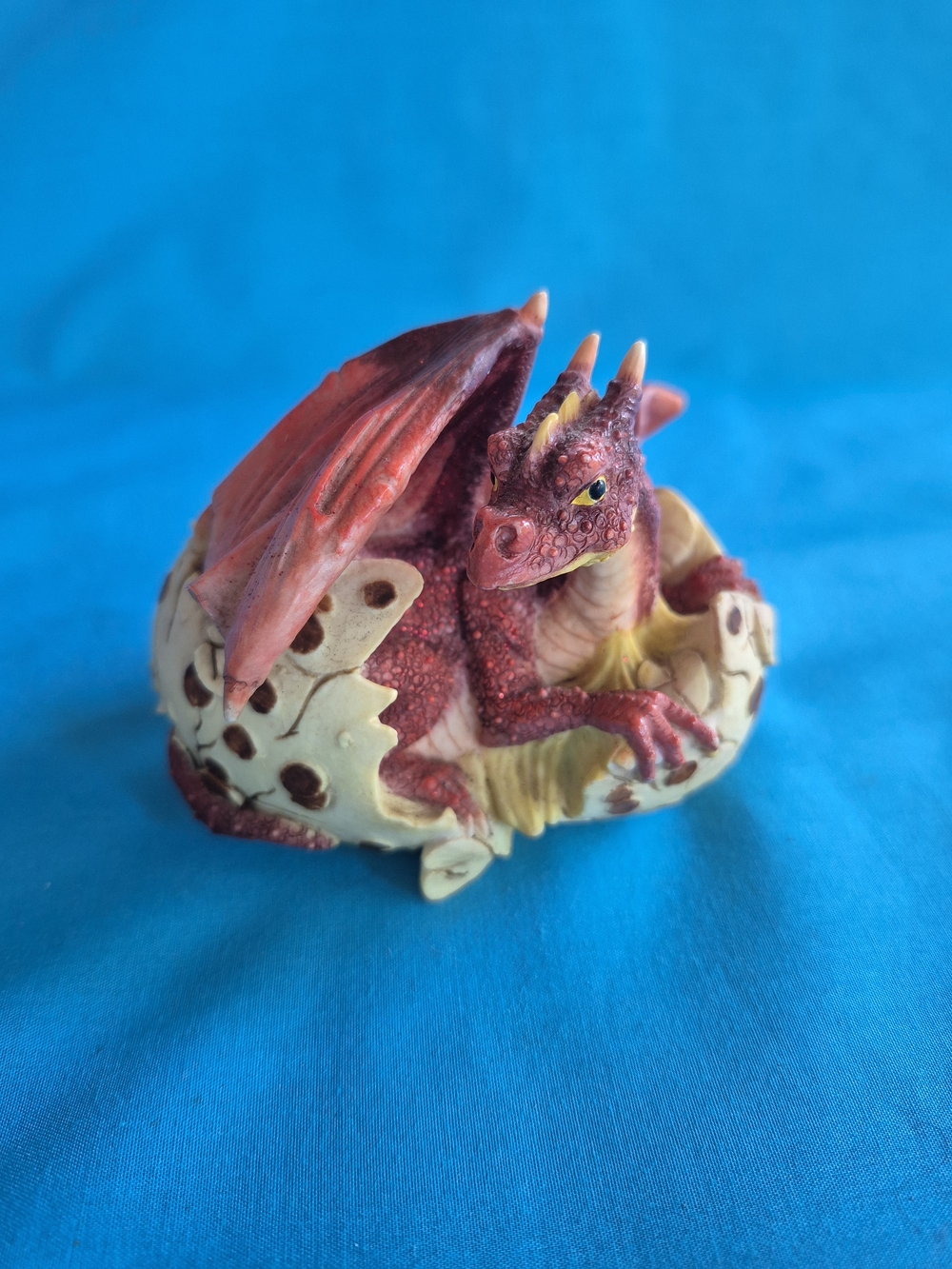 Baby Red Dragon Hatching from Egg Figurine 2006 Summit Collection